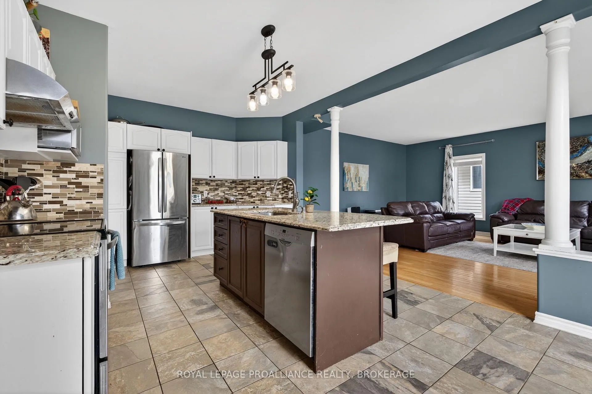 Photo 14 of 45 Biscayne Street, Kingston, Kingston East (Incl Barret Crt) — HOMEH