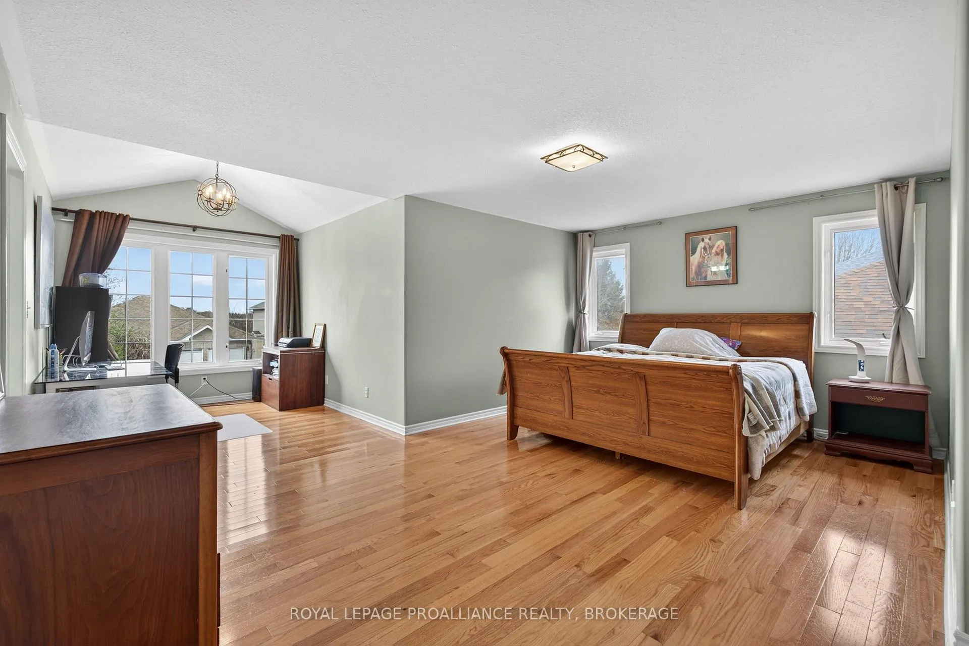 Photo 19 of 45 Biscayne Street, Kingston, Kingston East (Incl Barret Crt) — HOMEH