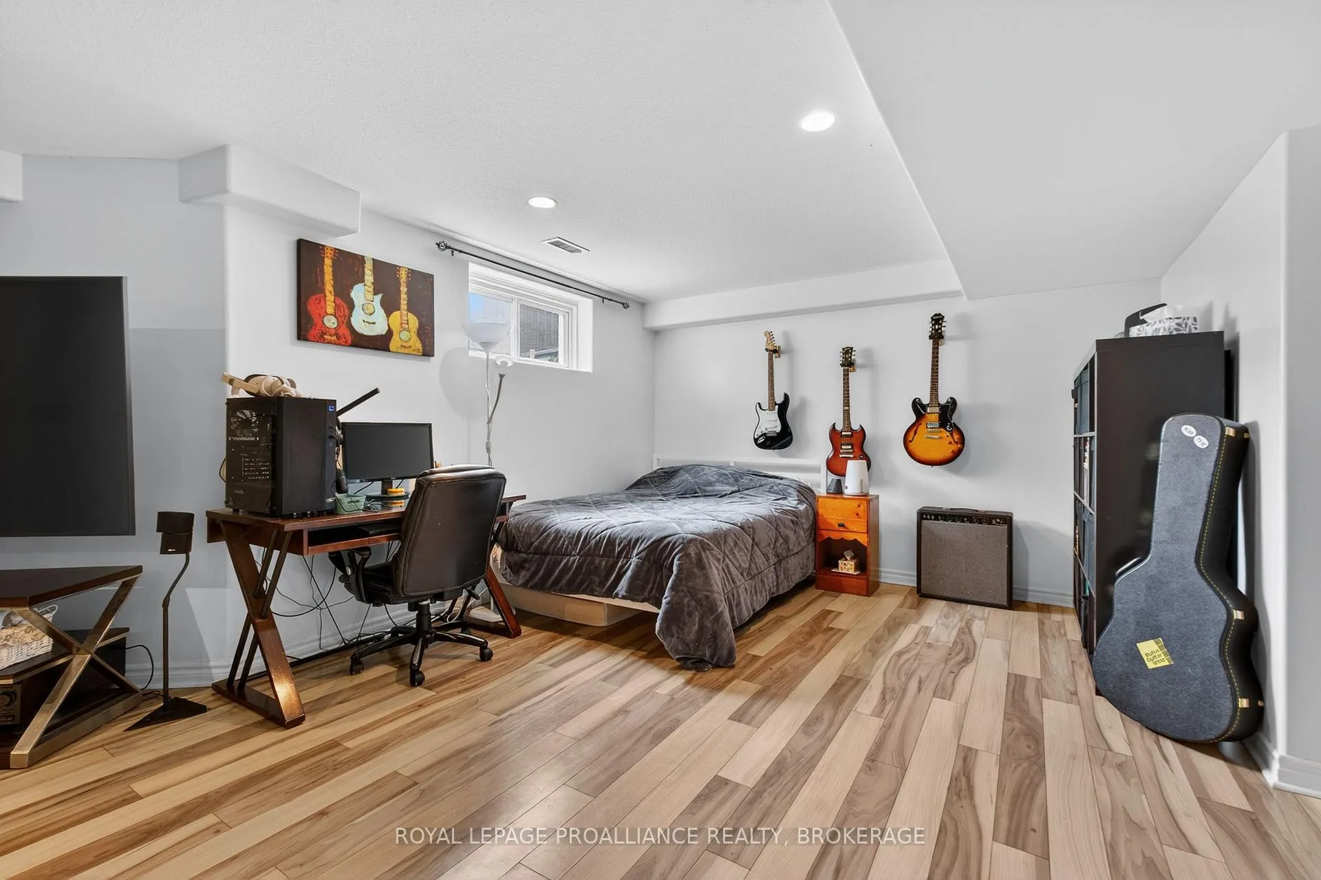 Photo 30 of 45 Biscayne Street, Kingston, Kingston East (Incl Barret Crt) — HOMEH