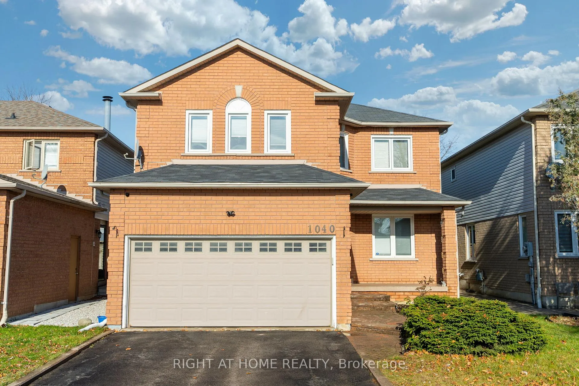 Front of 1040 Beaver Valley Crescent