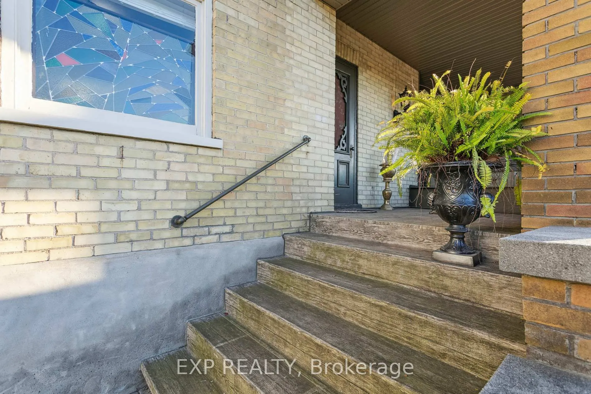Photo 4 of 132 Queen Street W, Cambridge, Hespeler Village — HOMEH