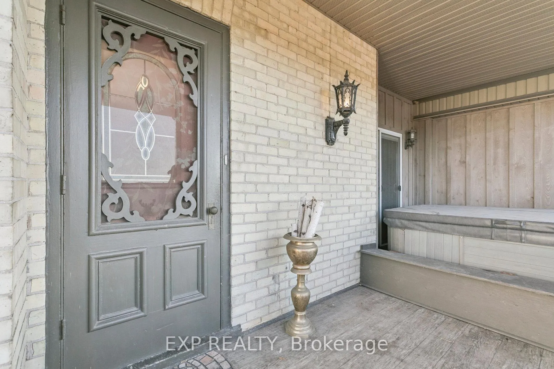 Photo 5 of 132 Queen Street W, Cambridge, Hespeler Village — HOMEH