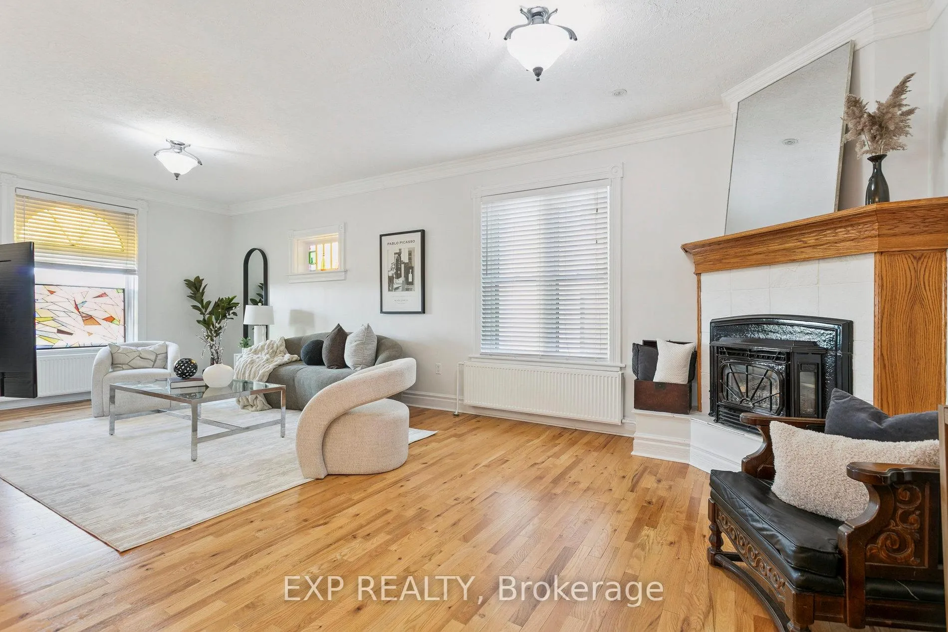 Photo 16 of 132 Queen Street W, Cambridge, Hespeler Village — HOMEH
