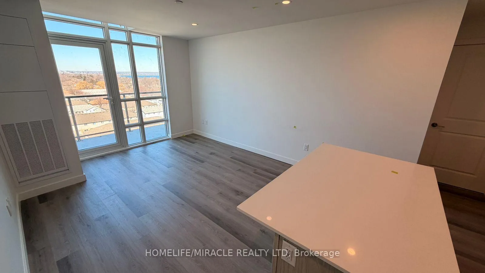Photo 6 of 461 Green Road, Hamilton, Lakeshore — HOMEH