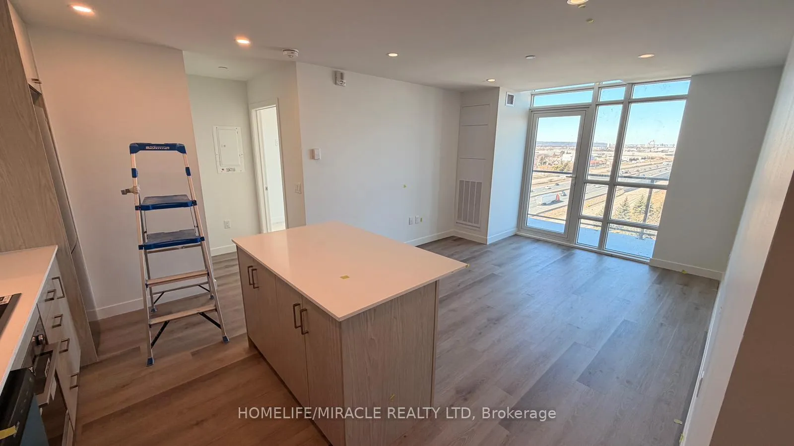Photo 9 of 461 Green Road, Hamilton, Lakeshore — HOMEH