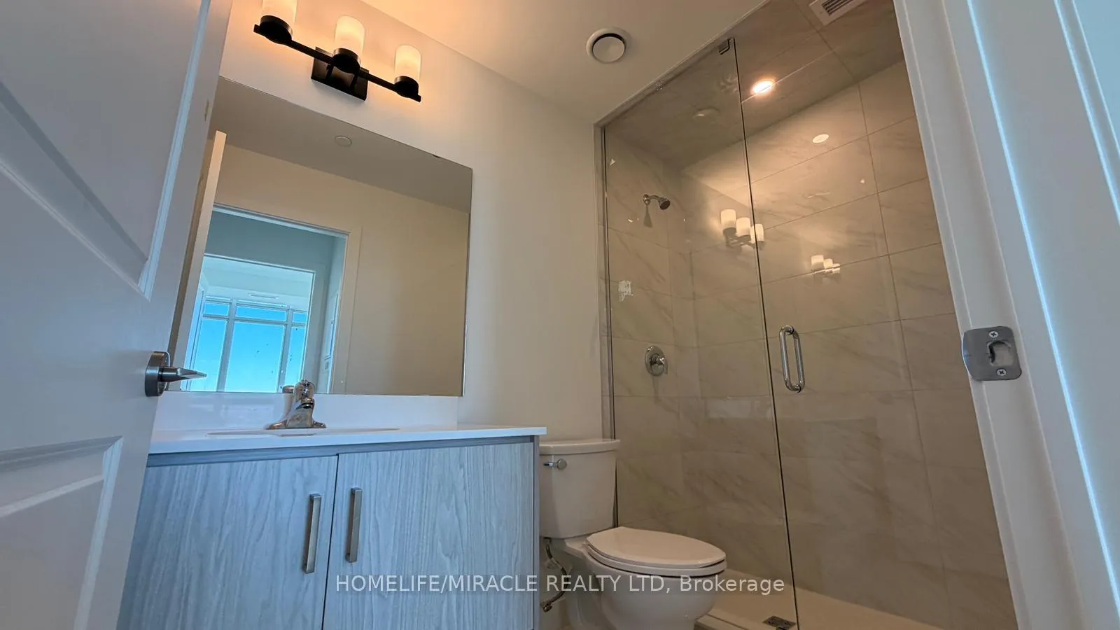 Photo 11 of 461 Green Road, Hamilton, Lakeshore — HOMEH