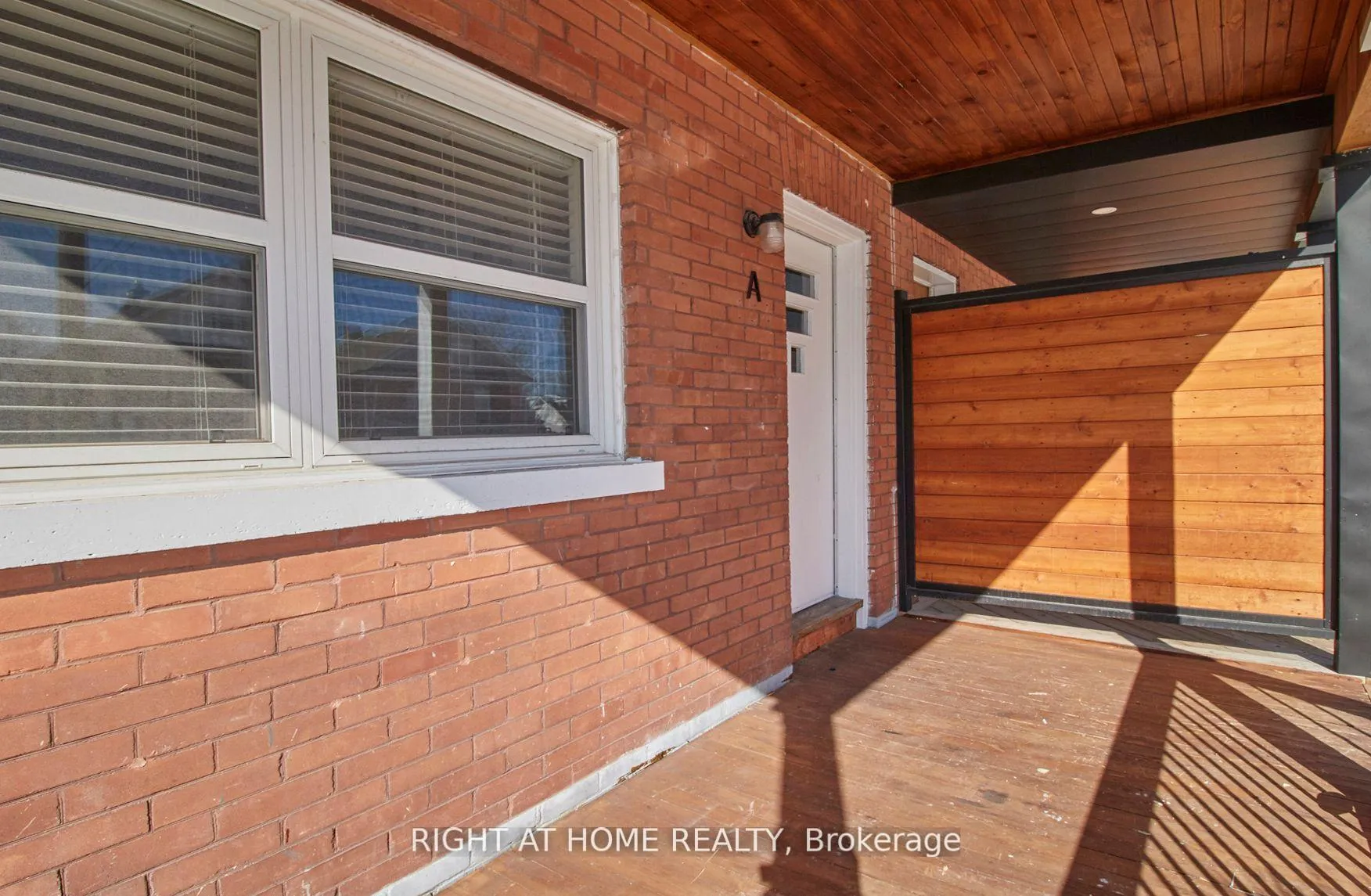 Photo 3 of Unit Upper, 124 Agnes Street, Oshawa, O'Neill — HOMEH