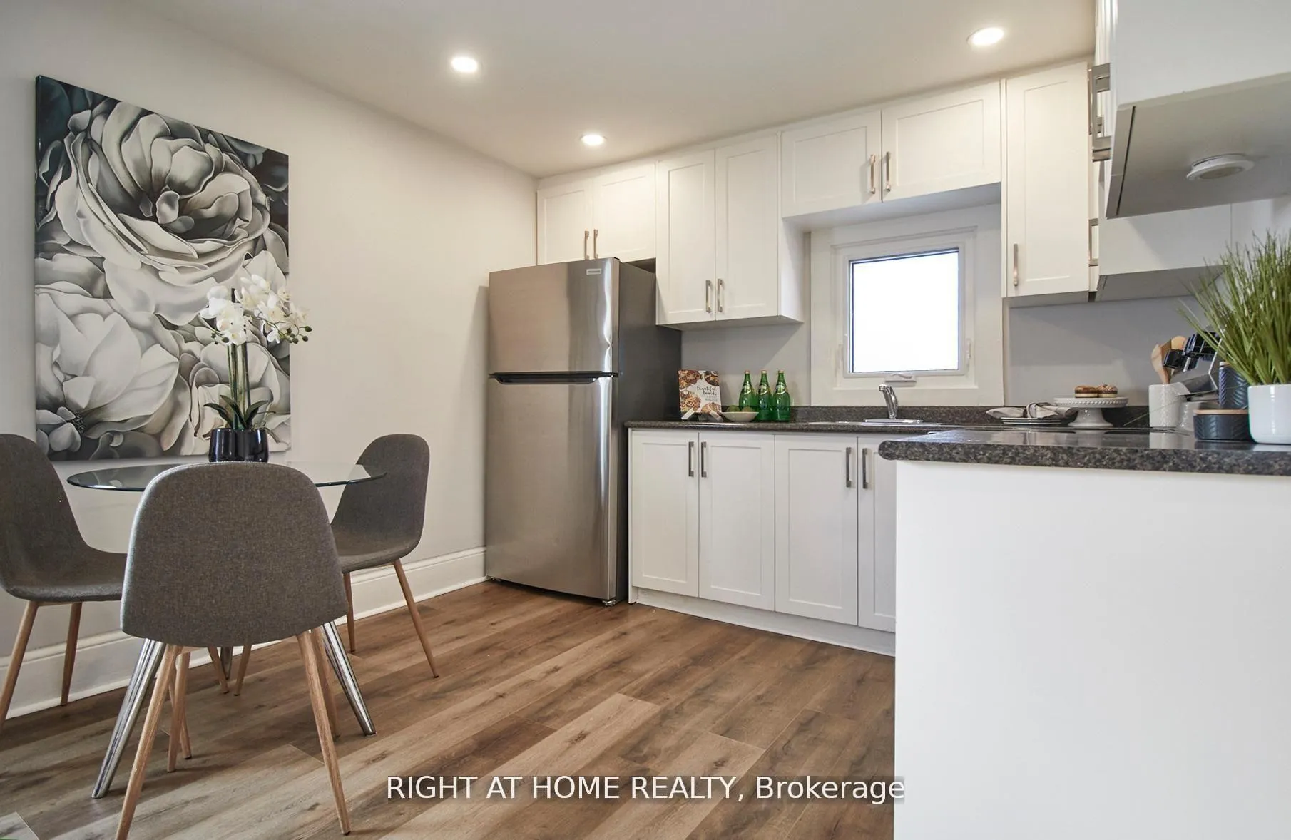 Photo 6 of Unit Upper, 124 Agnes Street, Oshawa, O'Neill — HOMEH