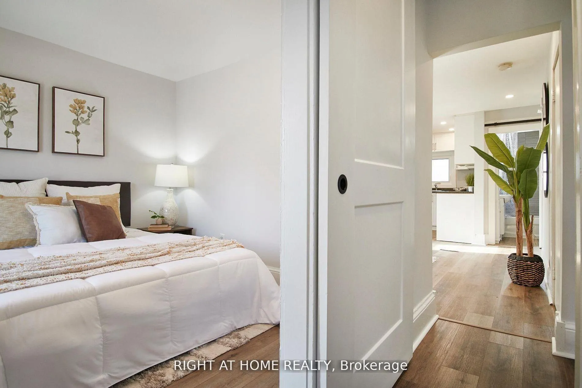 Photo 14 of Unit Upper, 124 Agnes Street, Oshawa, O'Neill — HOMEH