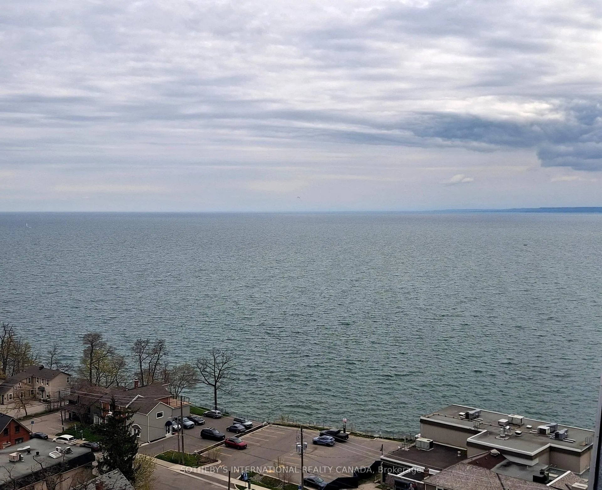 Photo 3 of Unit 1303, 2075 Lakeshore Road, Burlington, Brant — HOMEH