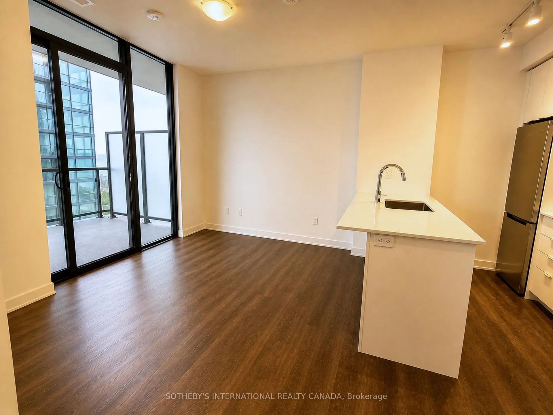Photo 9 of Unit 1303, 2075 Lakeshore Road, Burlington, Brant — HOMEH