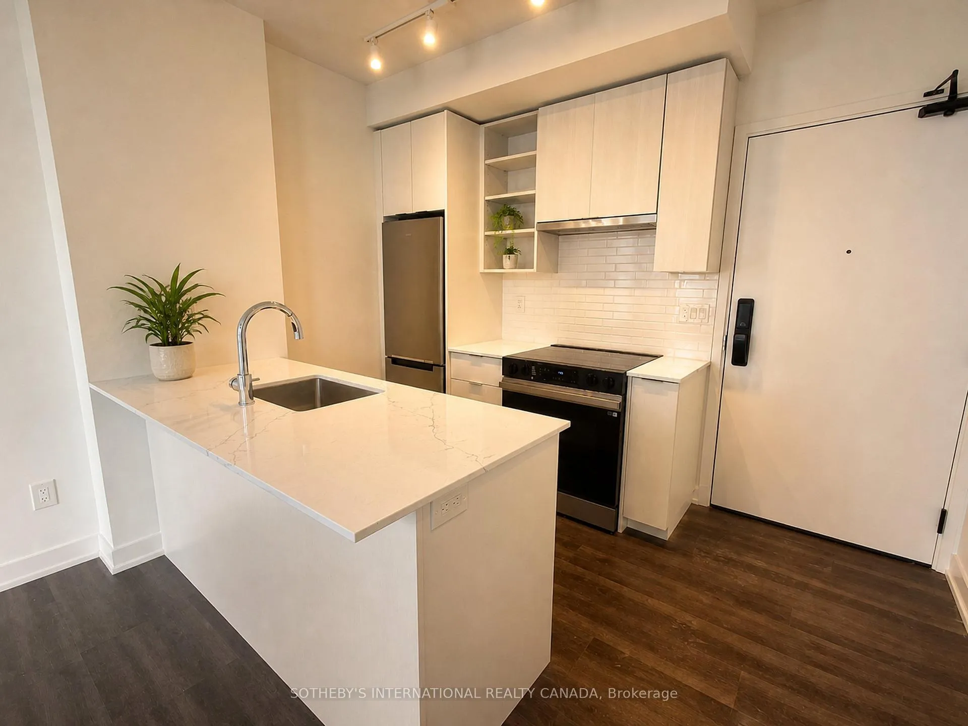 Photo 10 of Unit 1303, 2075 Lakeshore Road, Burlington, Brant — HOMEH