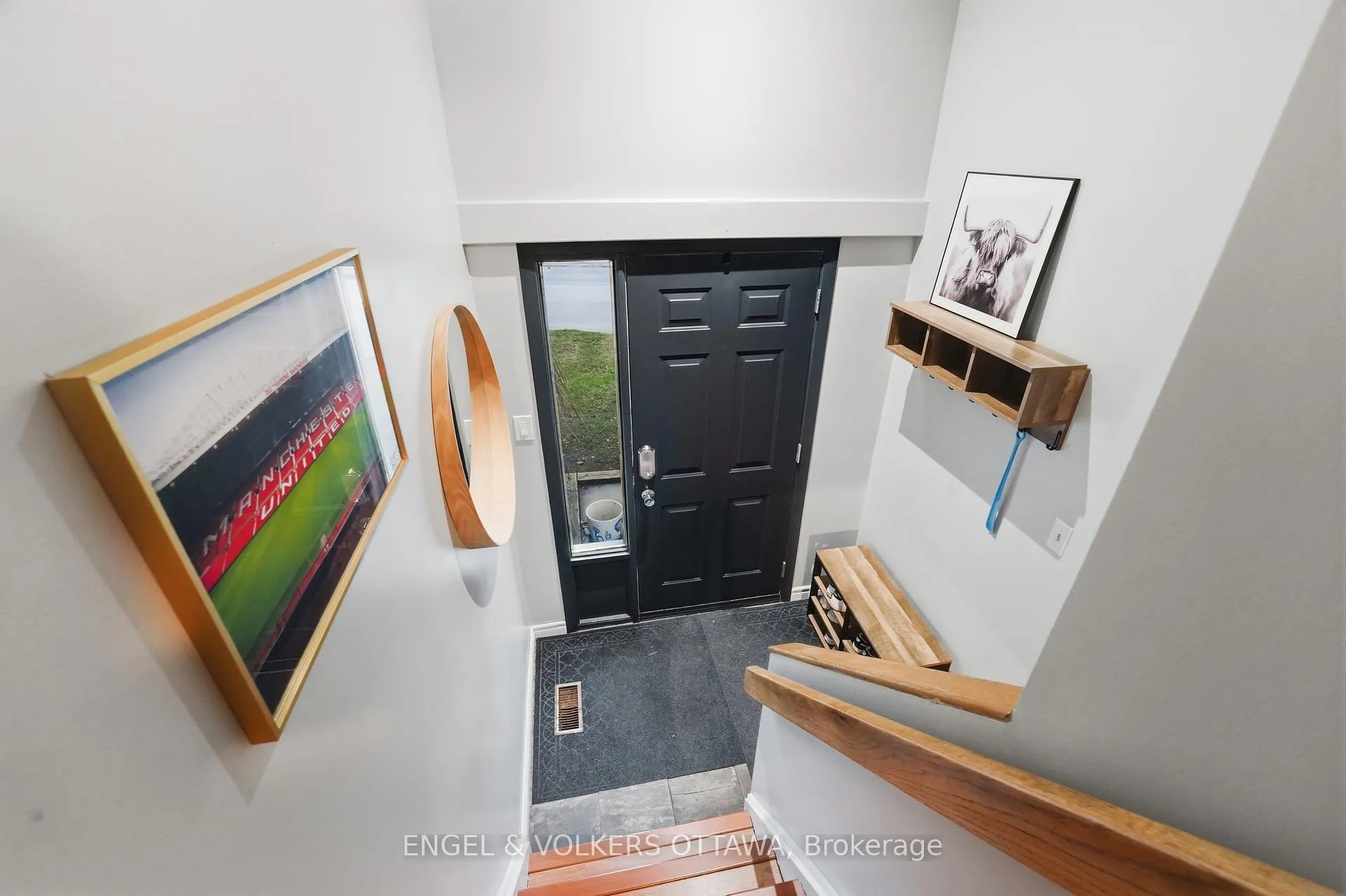 Photo 4 of 374 Woodfield Drive, Ottawa, Tanglewood — HOMEH