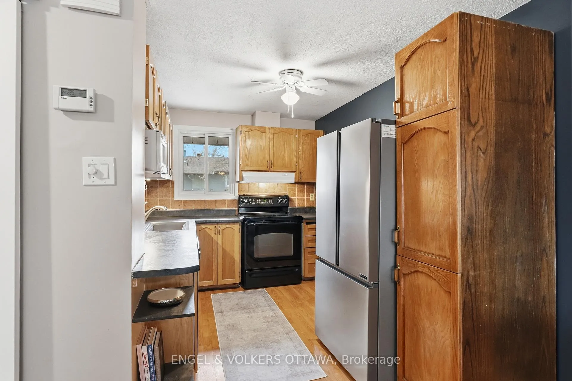 Photo 9 of 374 Woodfield Drive, Ottawa, Tanglewood — HOMEH
