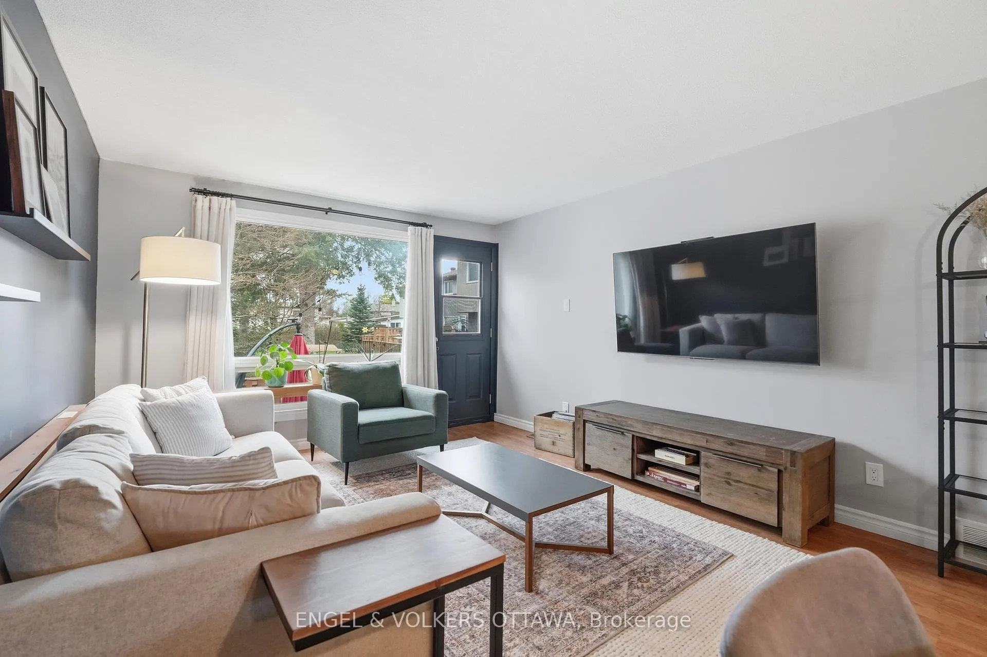 Photo 15 of 374 Woodfield Drive, Ottawa, Tanglewood — HOMEH