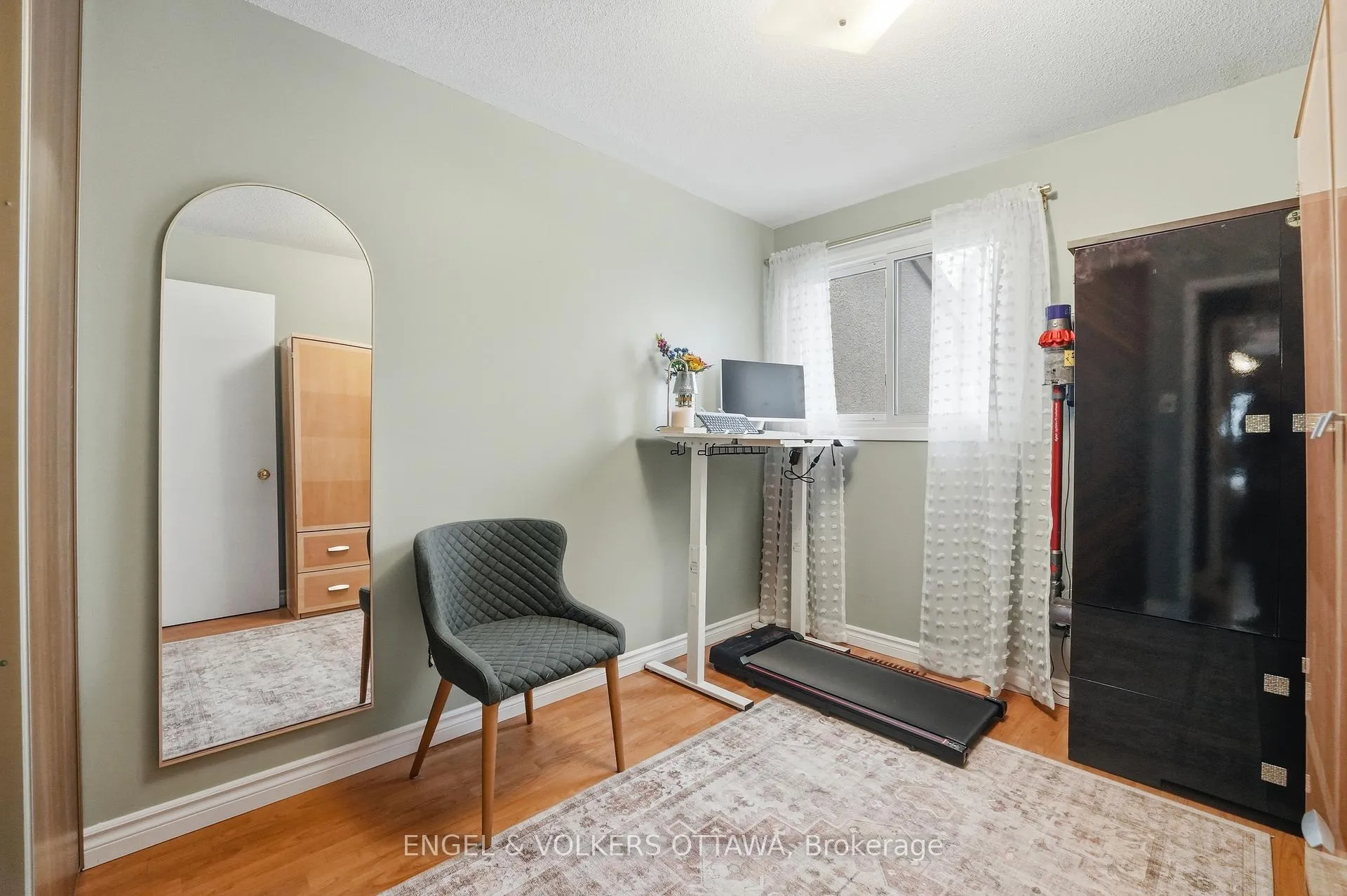 Photo 21 of 374 Woodfield Drive, Ottawa, Tanglewood — HOMEH