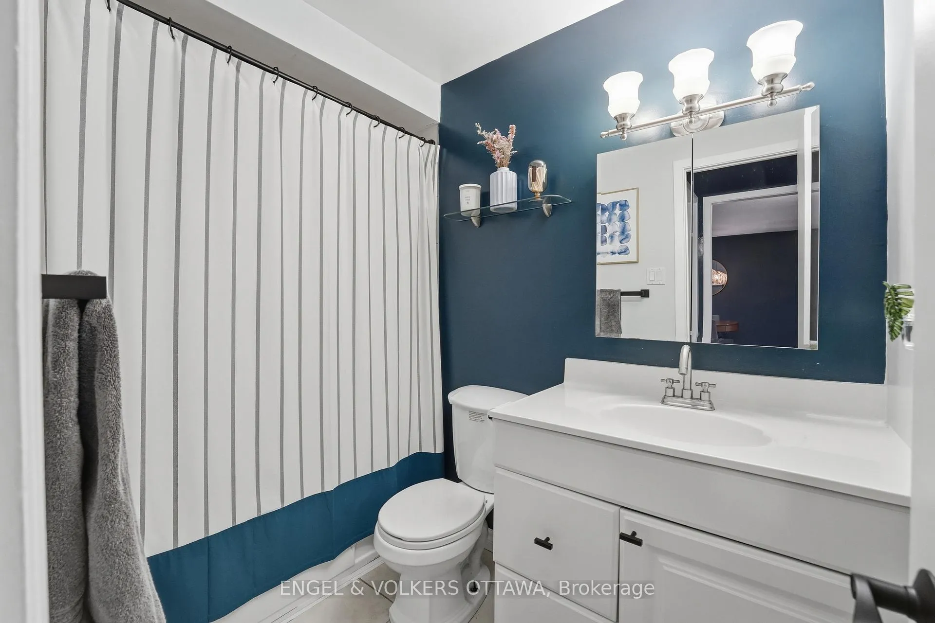 Photo 23 of 374 Woodfield Drive, Ottawa, Tanglewood — HOMEH