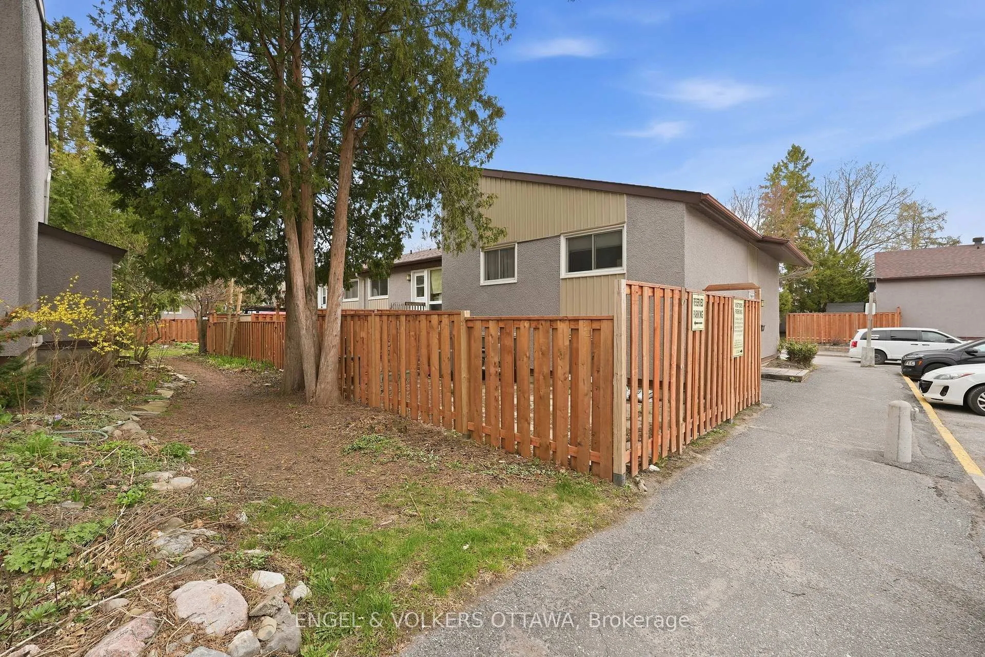 Photo 34 of 374 Woodfield Drive, Ottawa, Tanglewood — HOMEH