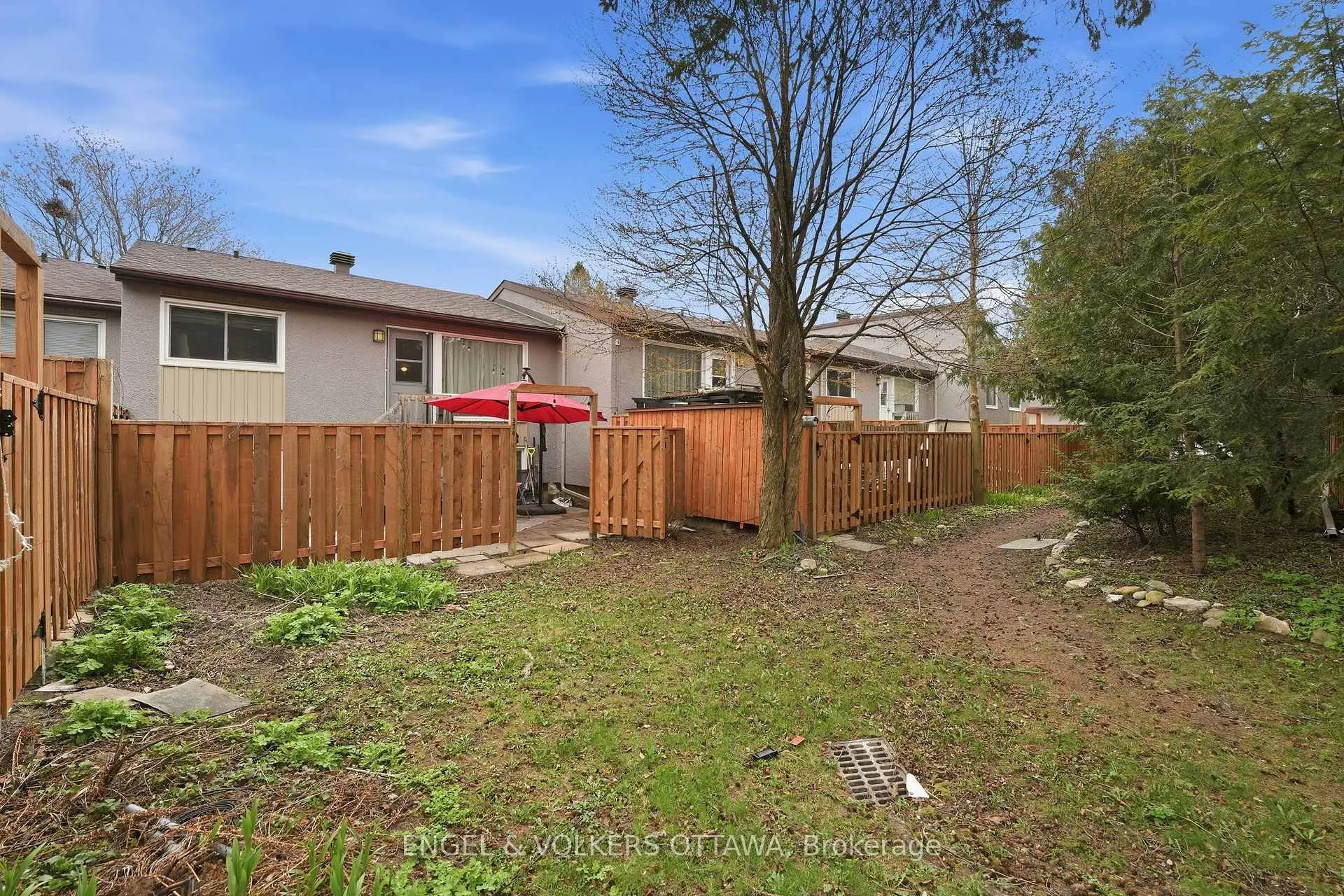Photo 38 of 374 Woodfield Drive, Ottawa, Tanglewood — HOMEH
