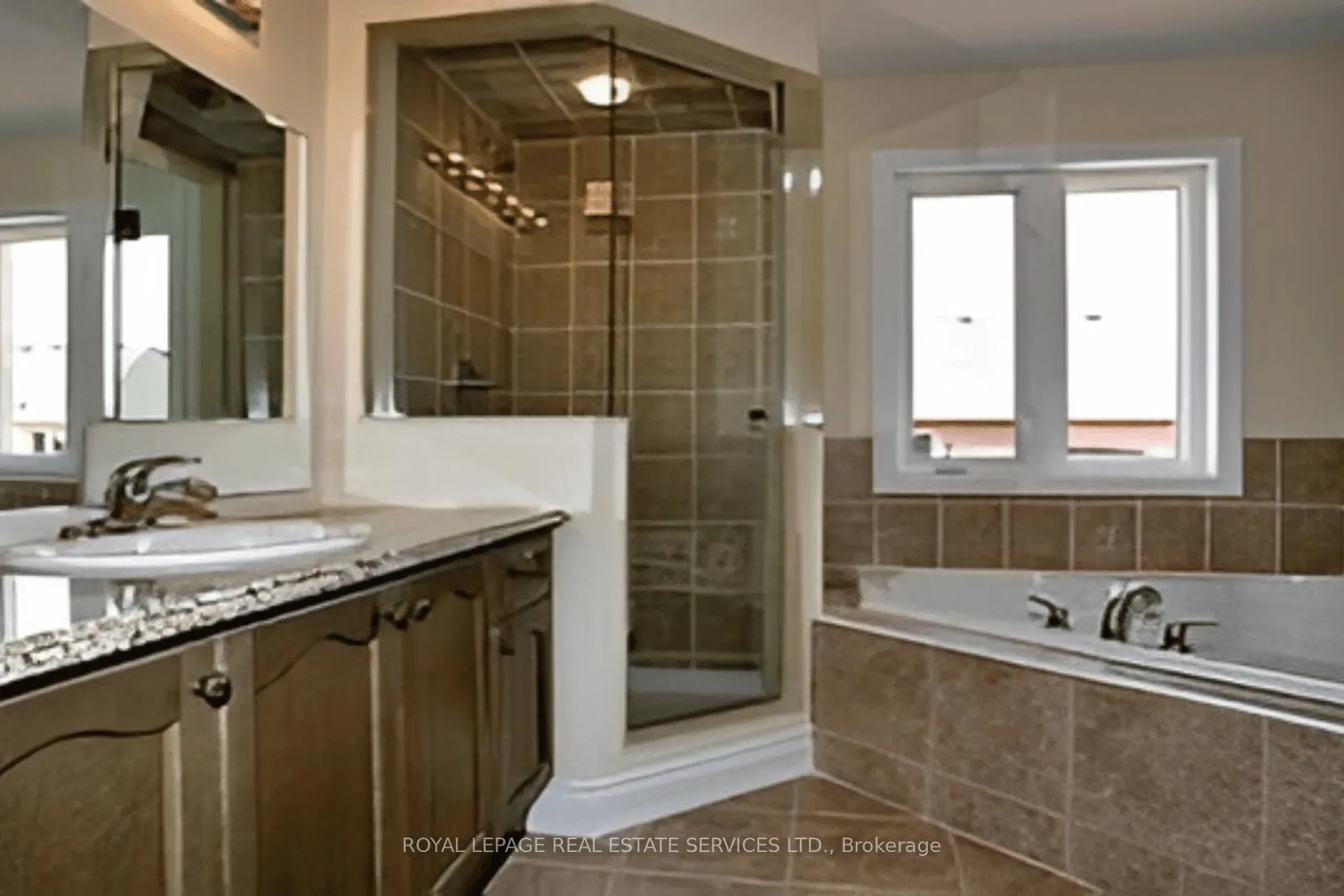Photo 9 of 277 Admiral Drive, Oakville, Bronte — HOMEH