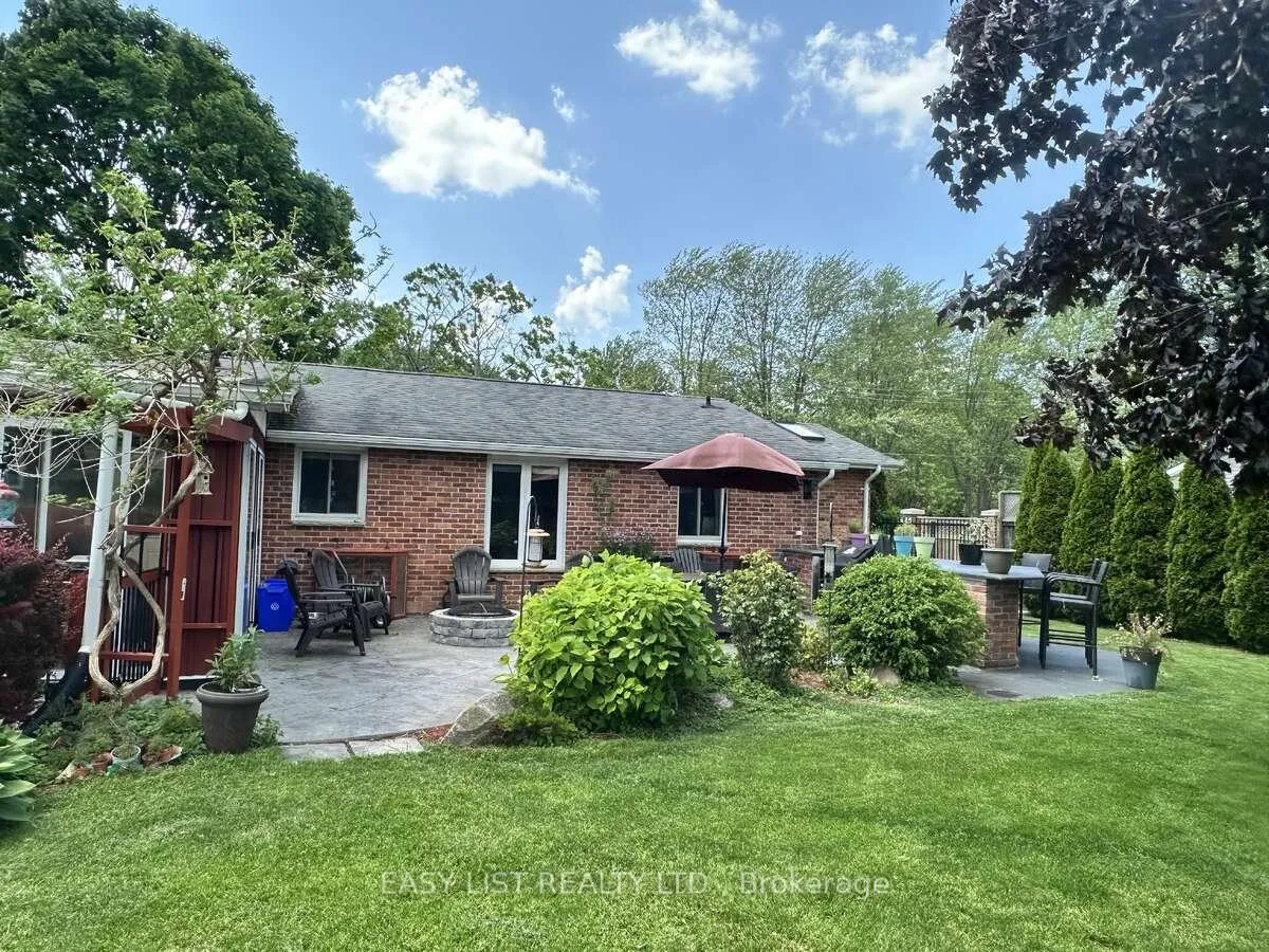 Photo 4 of 7652 Harris Point Drive, Plympton-Wyoming, Plympton Wyoming — HOMEH