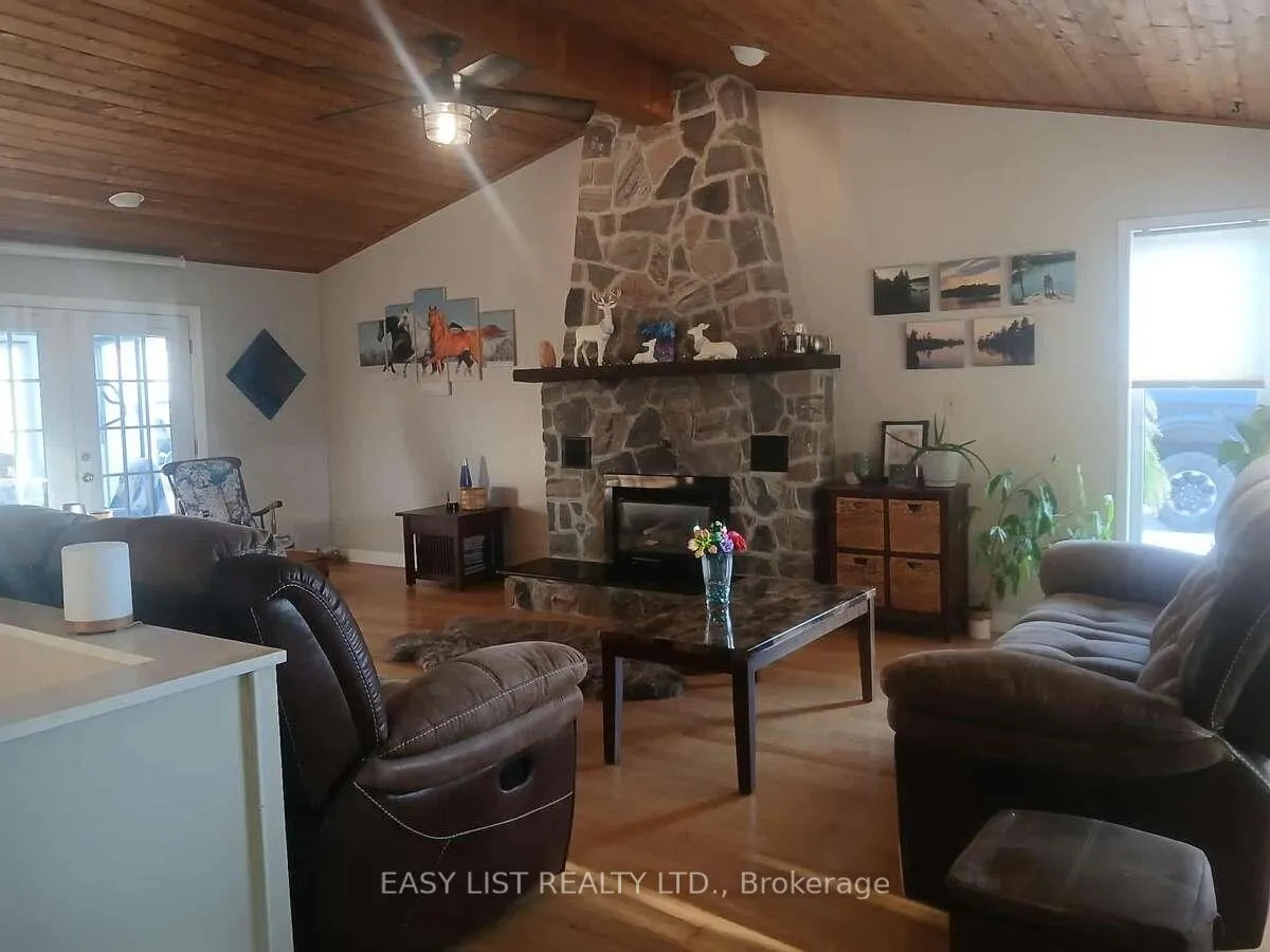 Photo 11 of 7652 Harris Point Drive, Plympton-Wyoming, Plympton Wyoming — HOMEH