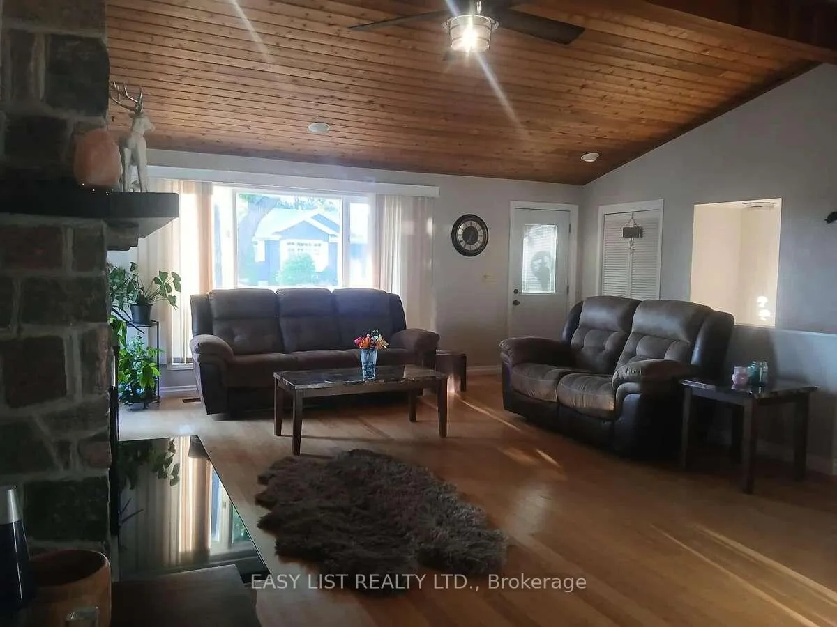 Photo 13 of 7652 Harris Point Drive, Plympton-Wyoming, Plympton Wyoming — HOMEH
