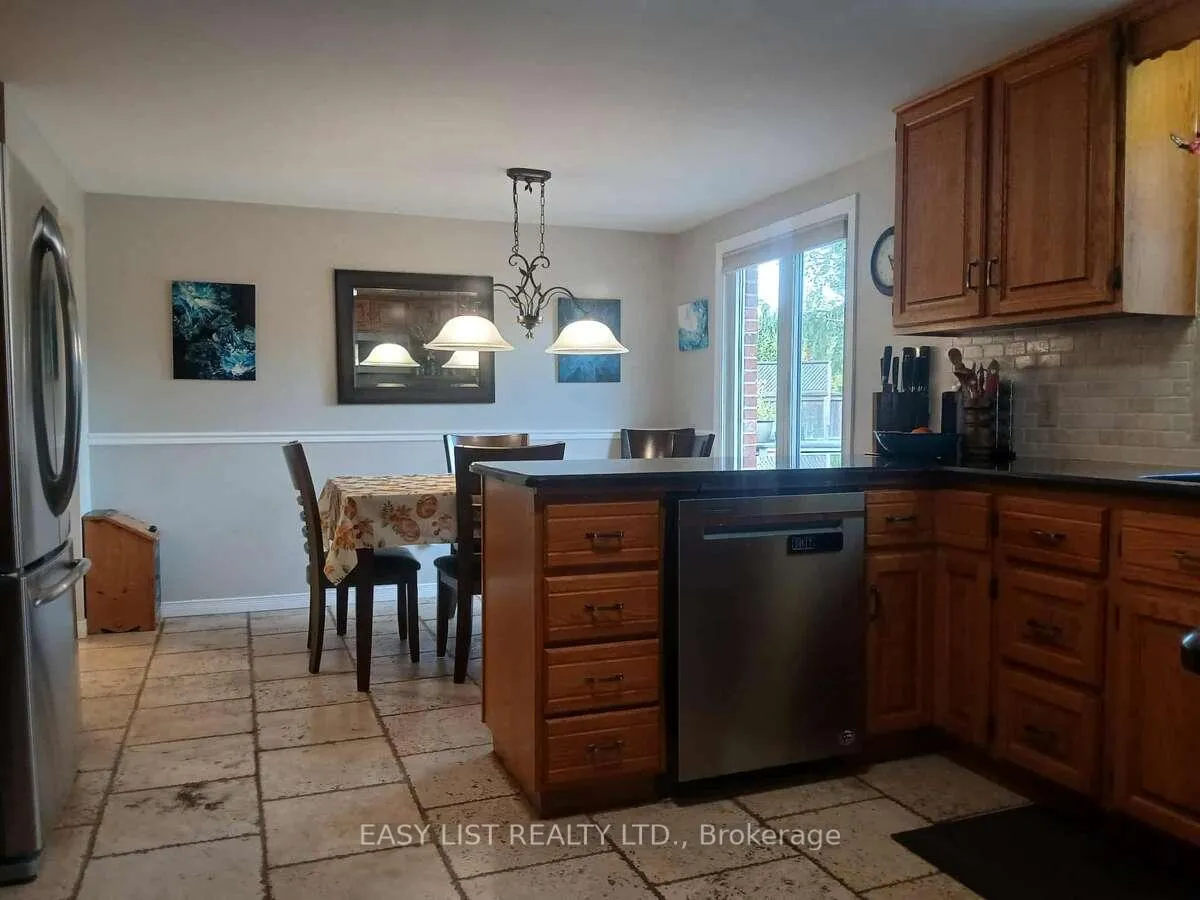Photo 14 of 7652 Harris Point Drive, Plympton-Wyoming, Plympton Wyoming — HOMEH