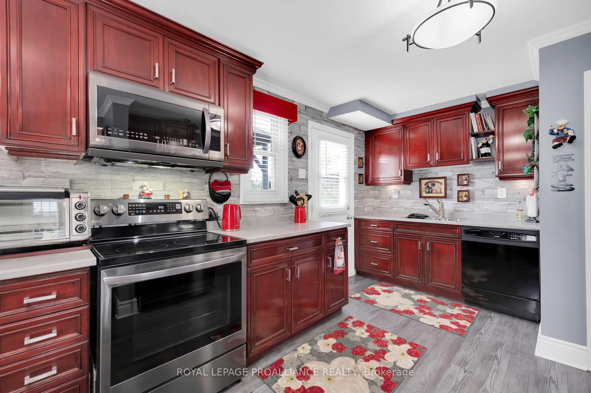 Photo 15 of 107 Bay Drive, Belleville, Belleville Ward — HOMEH