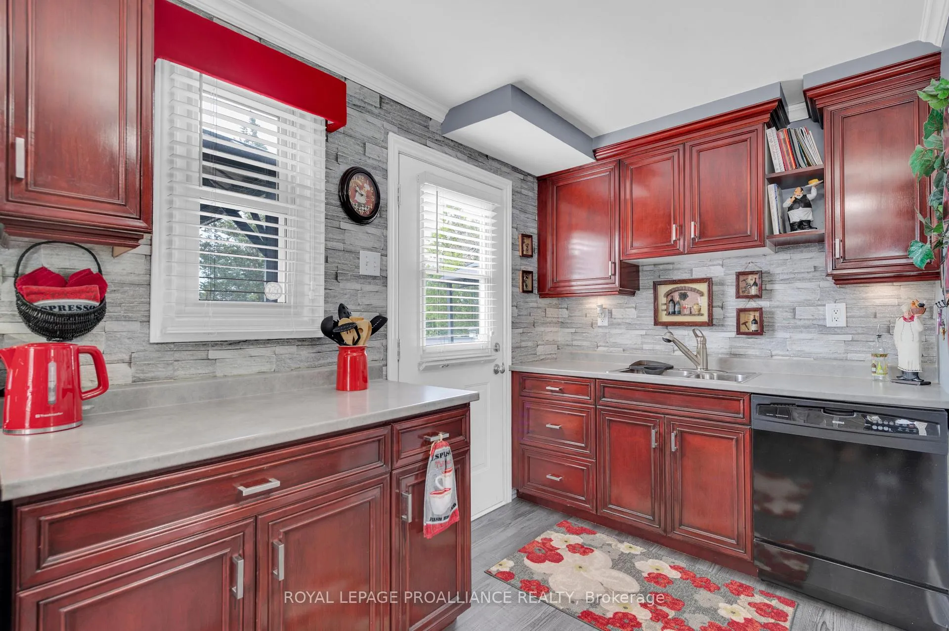 Photo 16 of 107 Bay Drive, Belleville, Belleville Ward — HOMEH