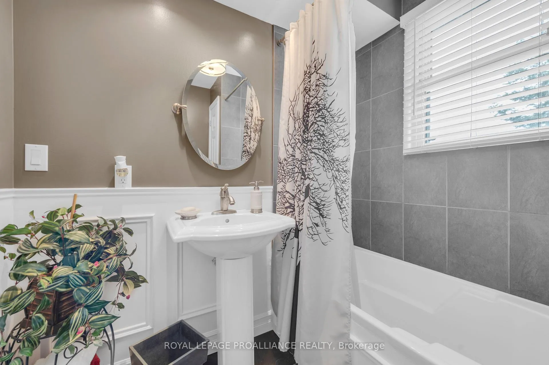 Photo 20 of 107 Bay Drive, Belleville, Belleville Ward — HOMEH
