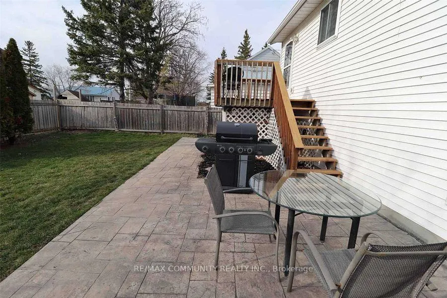 Photo 8 of Unit Main, 6 Lywood Street, Belleville, Thurlow Ward — HOMEH