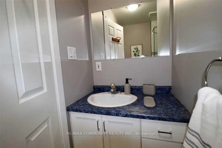 Photo 15 of Unit Main, 6 Lywood Street, Belleville, Thurlow Ward — HOMEH
