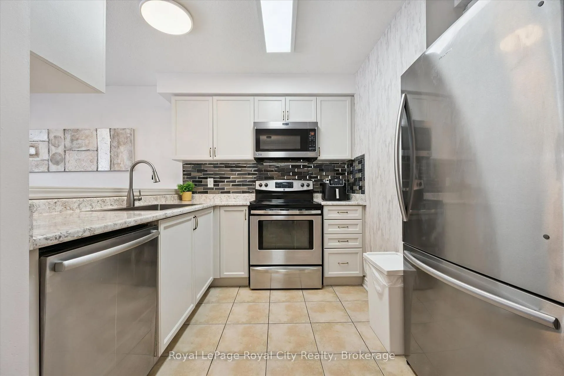 Photo 9 of 91 Lambeth Way, Guelph, Pineridge/Westminster Woods — HOMEH