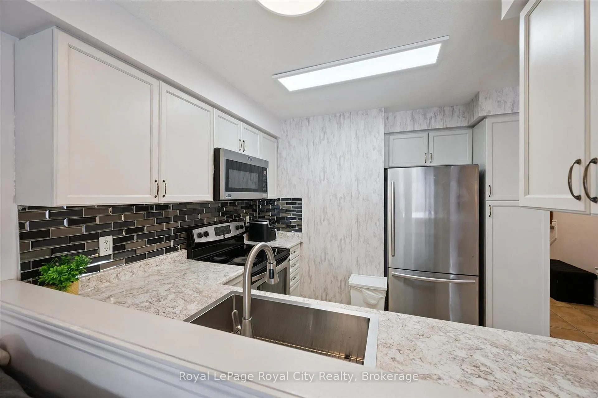 Photo 11 of 91 Lambeth Way, Guelph, Pineridge/Westminster Woods — HOMEH