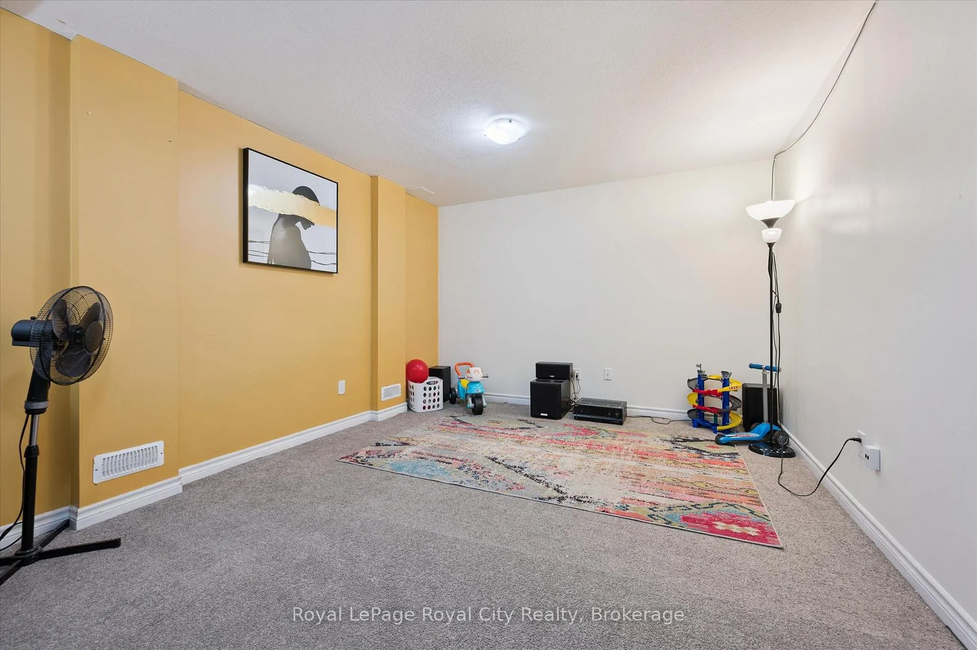 Photo 32 of 91 Lambeth Way, Guelph, Pineridge/Westminster Woods — HOMEH