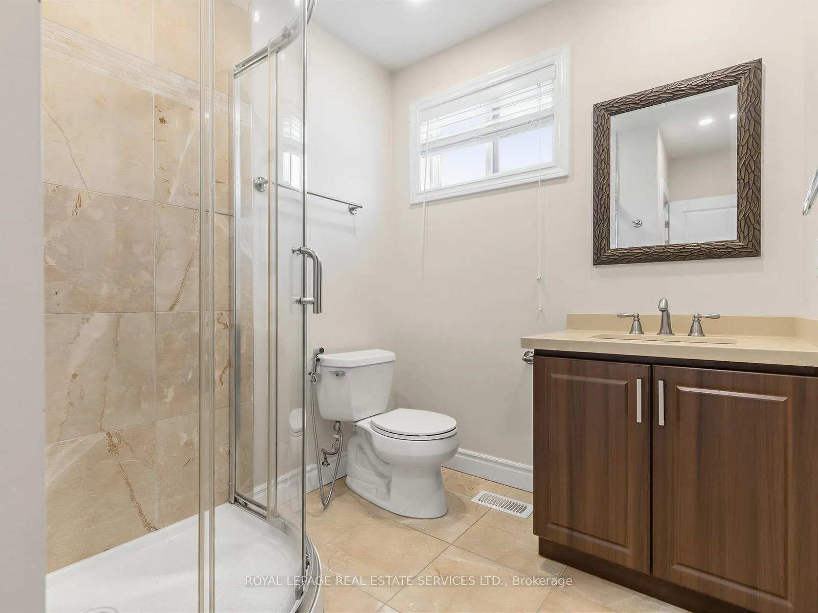 Photo 13 of 44 Caracas Road, North York, Bayview Village — HOMEH