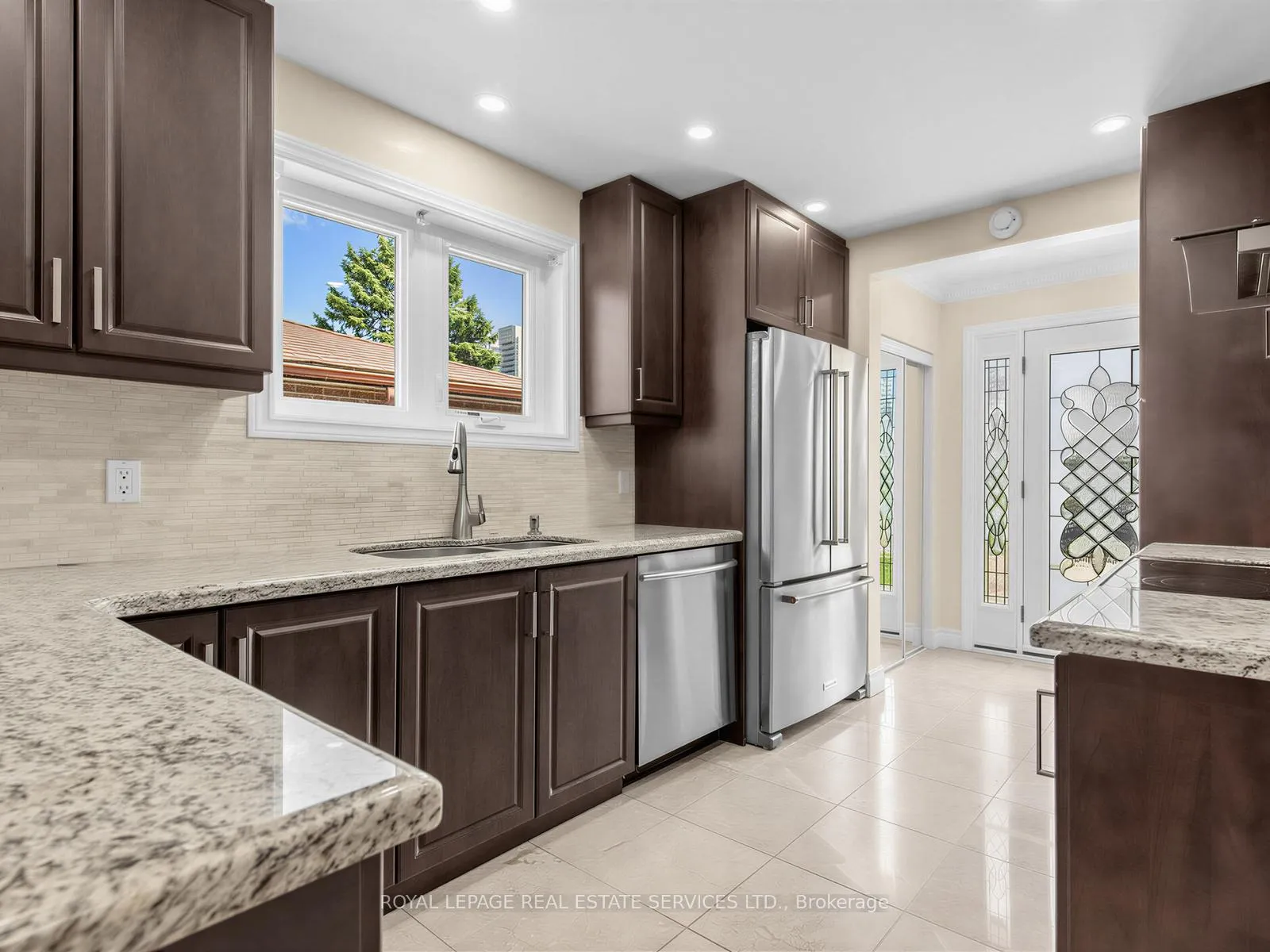 Photo 20 of 44 Caracas Road, North York, Bayview Village — HOMEH