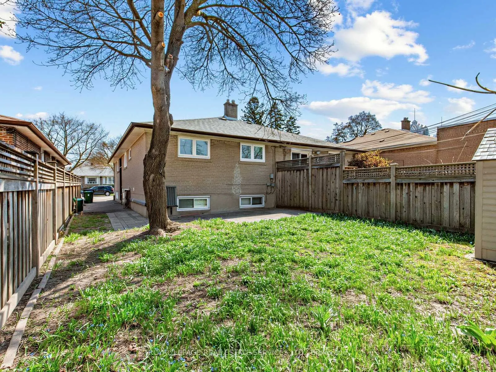 Photo 39 of 44 Caracas Road, North York, Bayview Village — HOMEH