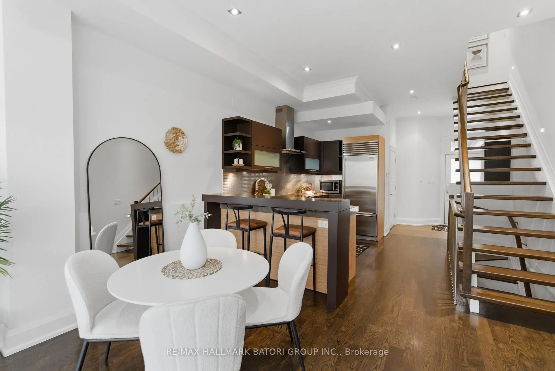 Photo 8 of 24A Oxton Avenue, Toronto, Yonge-St. Clair — HOMEH