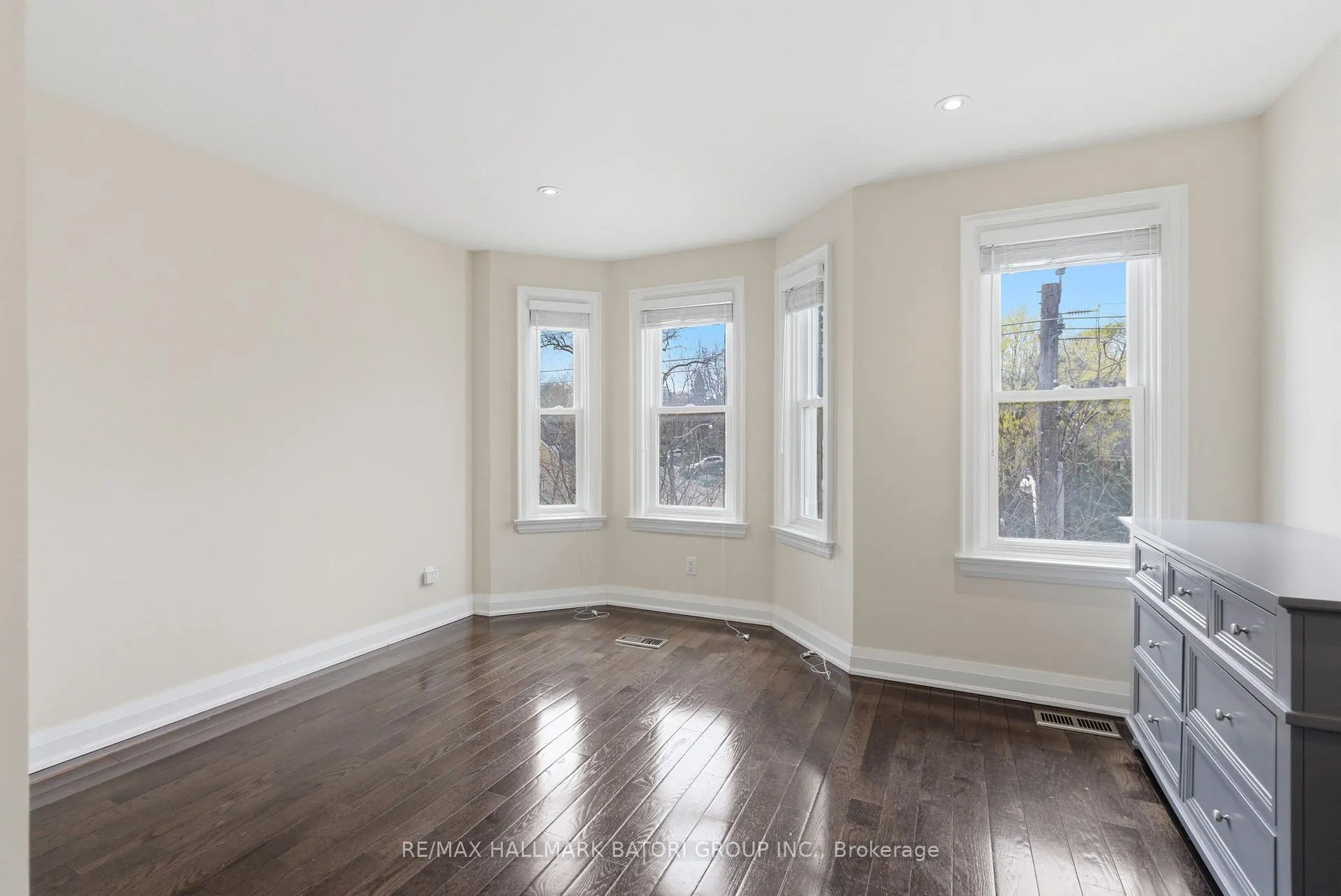 Photo 24 of 24A Oxton Avenue, Toronto, Yonge-St. Clair — HOMEH
