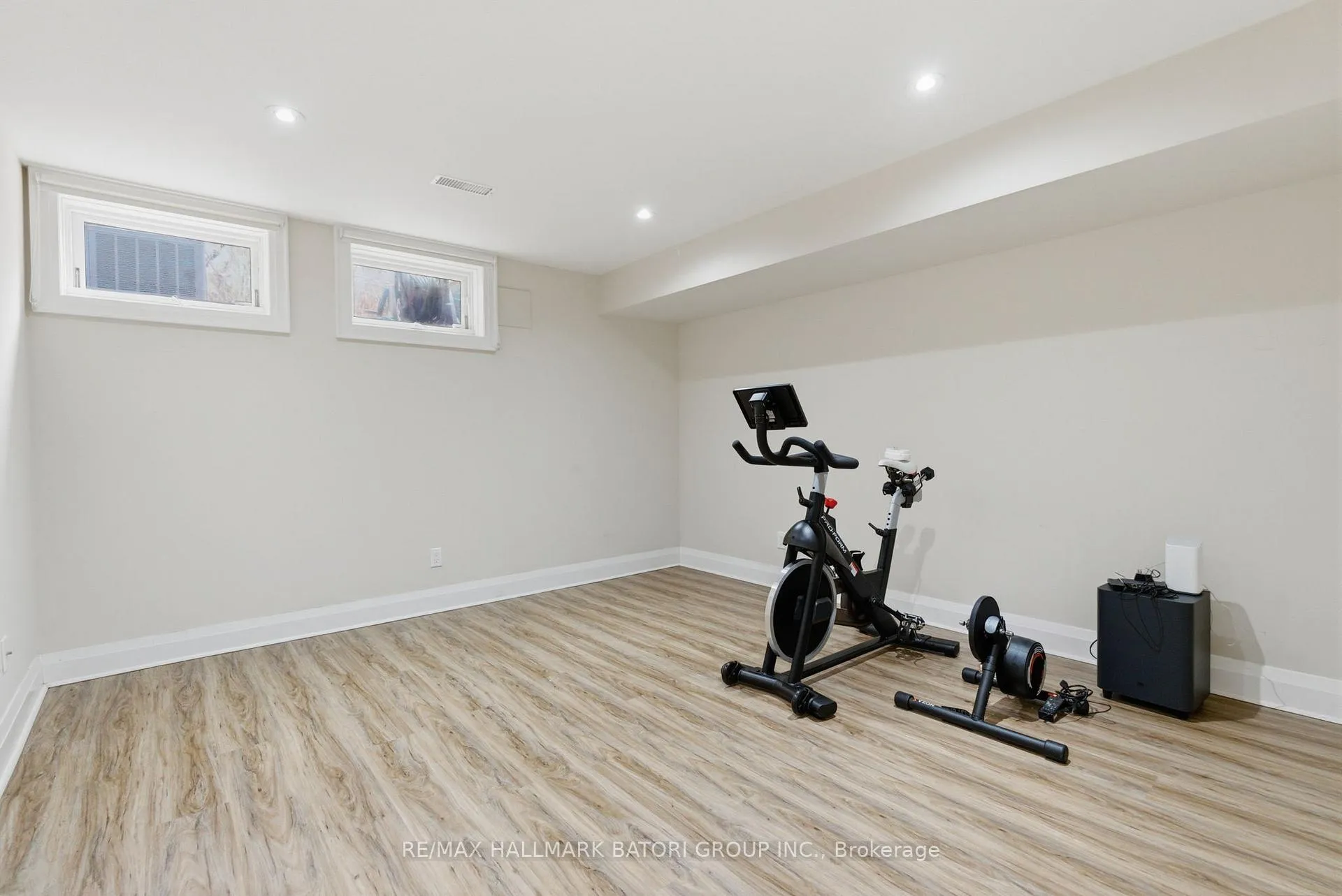 Photo 33 of 24A Oxton Avenue, Toronto, Yonge-St. Clair — HOMEH