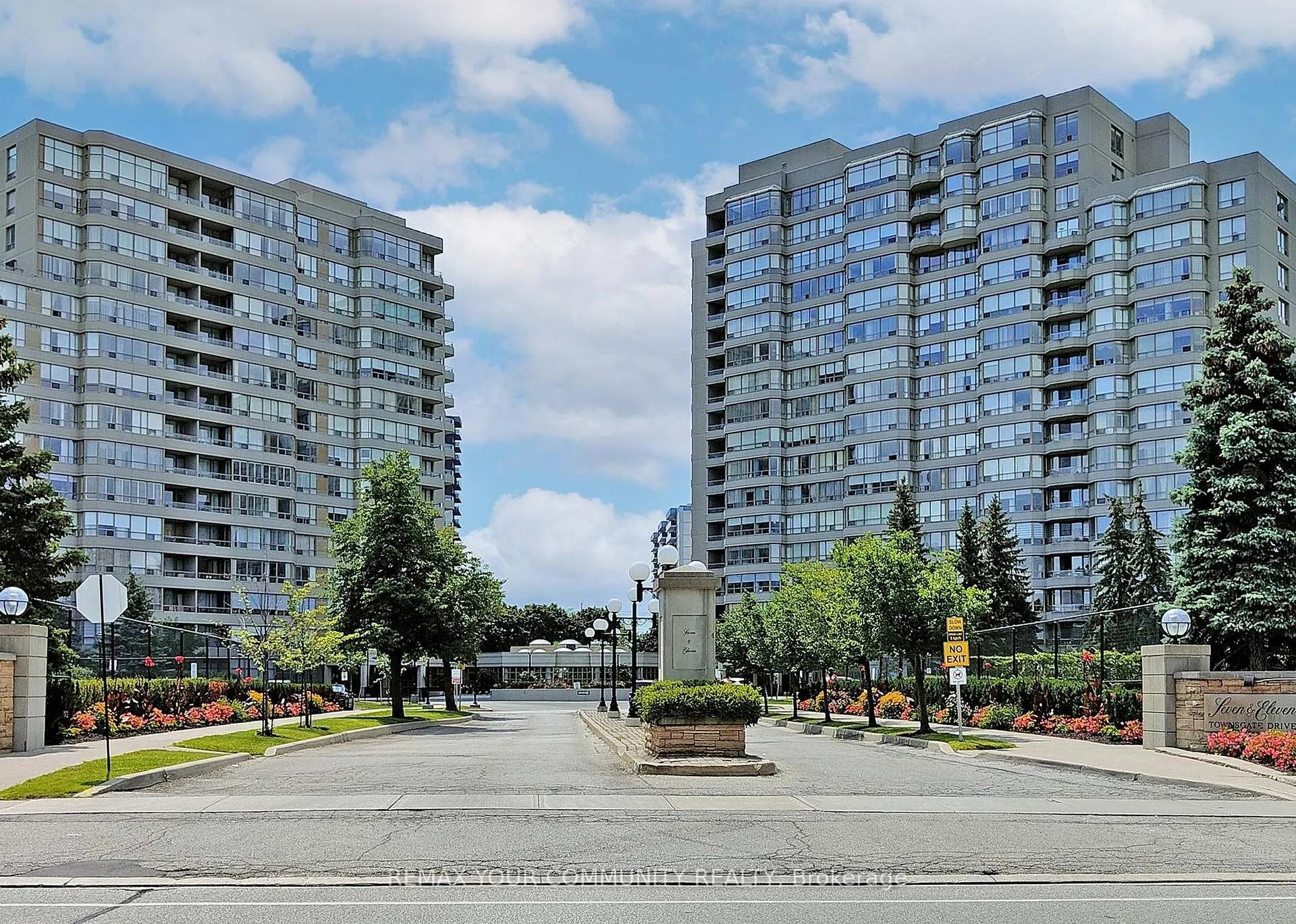 Photo 1 of Unit 514, 7 Townsgate Drive, Vaughan, Crestwood-Springfarm-Yorkhill — HOMEH