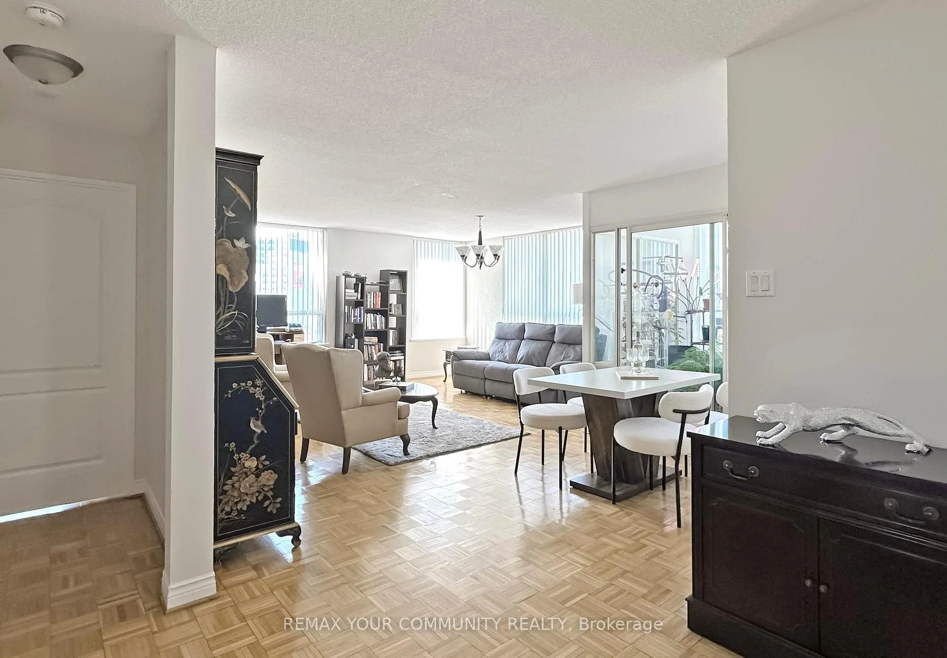 Photo 9 of Unit 514, 7 Townsgate Drive, Vaughan, Crestwood-Springfarm-Yorkhill — HOMEH