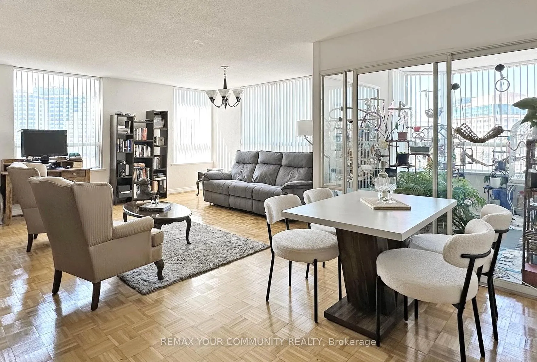 Photo 12 of Unit 514, 7 Townsgate Drive, Vaughan, Crestwood-Springfarm-Yorkhill — HOMEH