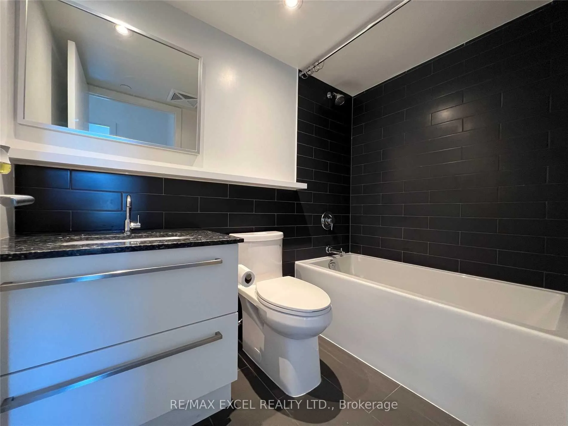 Photo 7 of Unit 710, 120 Varna Drive, Toronto, Englemount-Lawrence — HOMEH