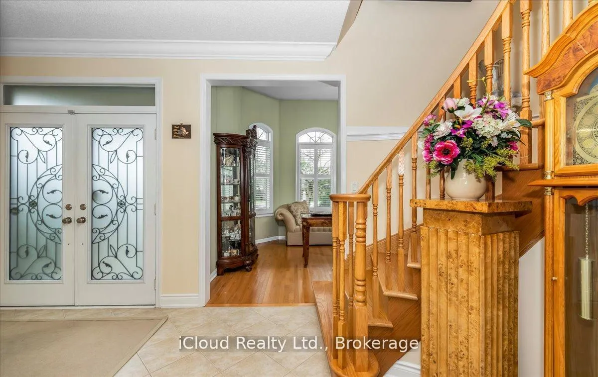Photo 15 of 625 Laughren Crescent, Milton, Coates — HOMEH