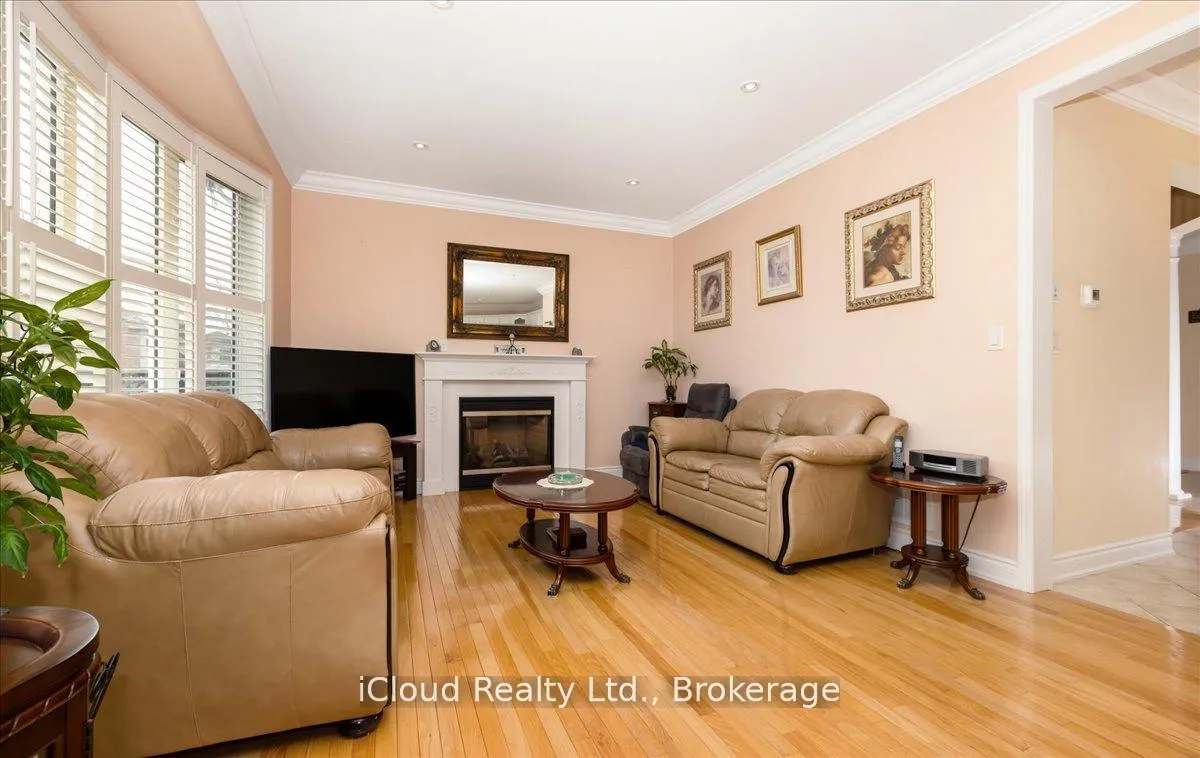 Photo 23 of 625 Laughren Crescent, Milton, Coates — HOMEH