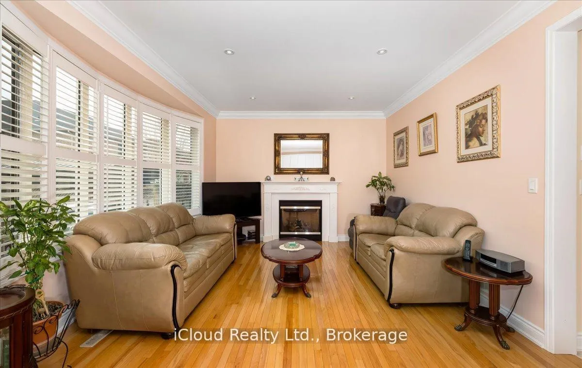 Photo 24 of 625 Laughren Crescent, Milton, Coates — HOMEH