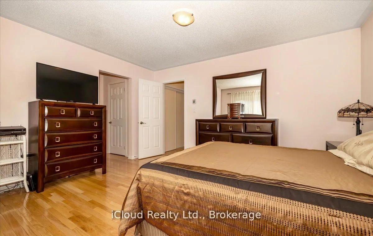 Photo 32 of 625 Laughren Crescent, Milton, Coates — HOMEH